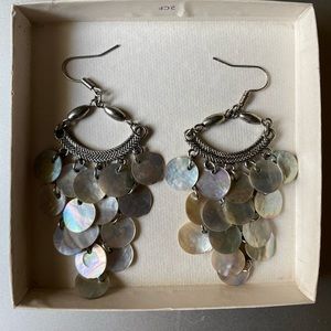 Women’s dangle earrings